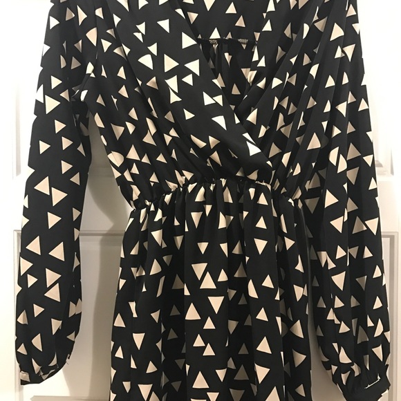 Akira patterned synched dress - Picture 3 of 4